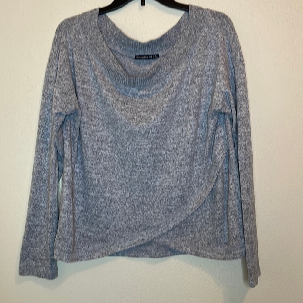 Abercrombie Gray Lightweight Criss Cross Sweater Size Large